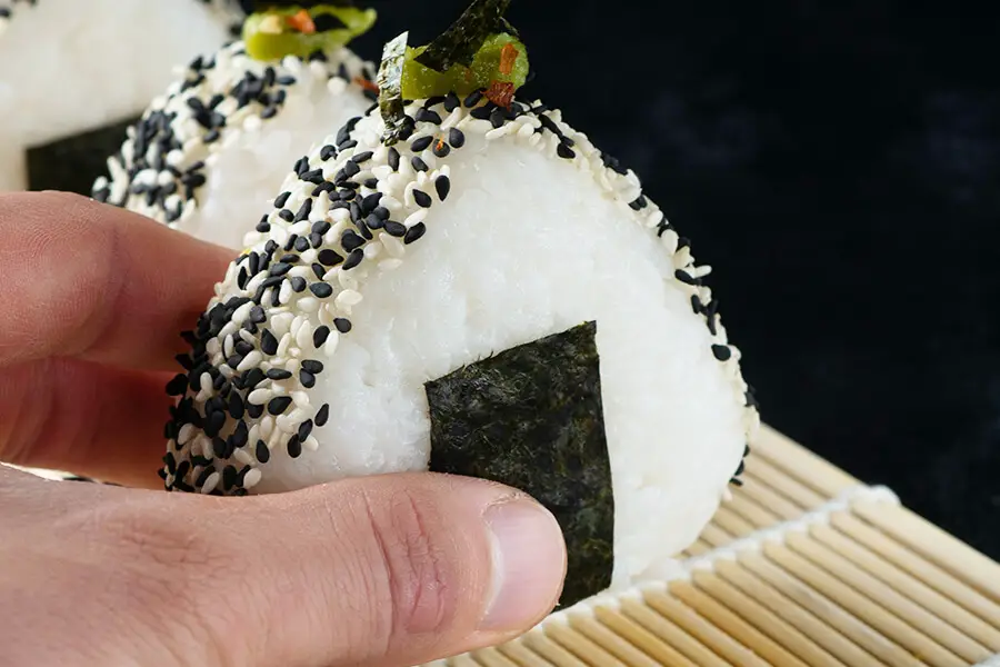 onigiri cuisine japonaise