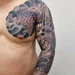 tatouage carpe koi epaules bras