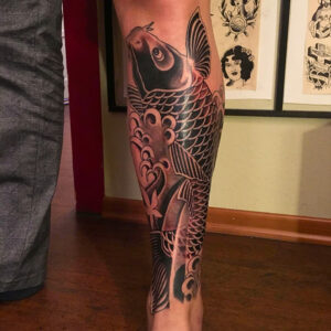 tatouage japonais carpe koi mollet